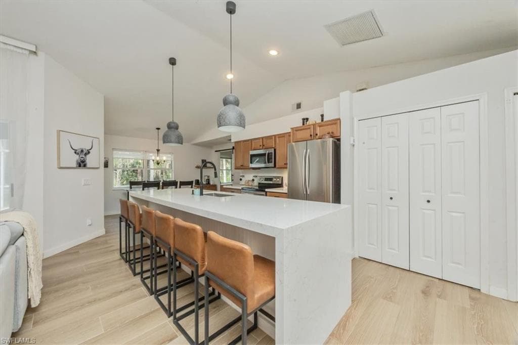 361 9th ST NW-9