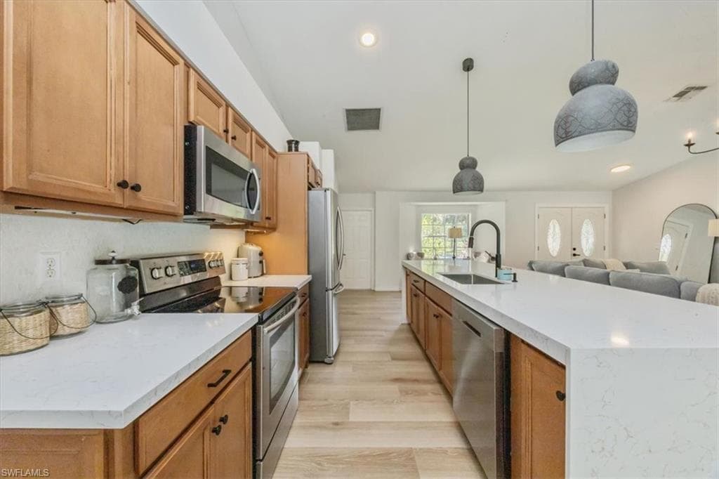 361 9th ST NW-10