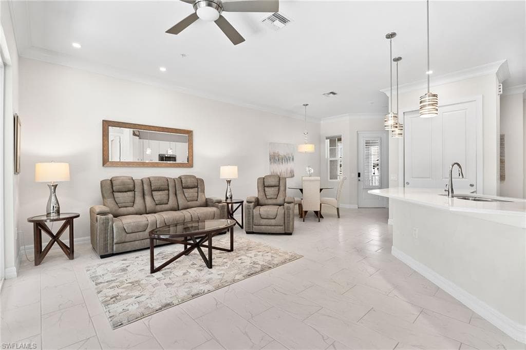 238 Indies DR E 201-3