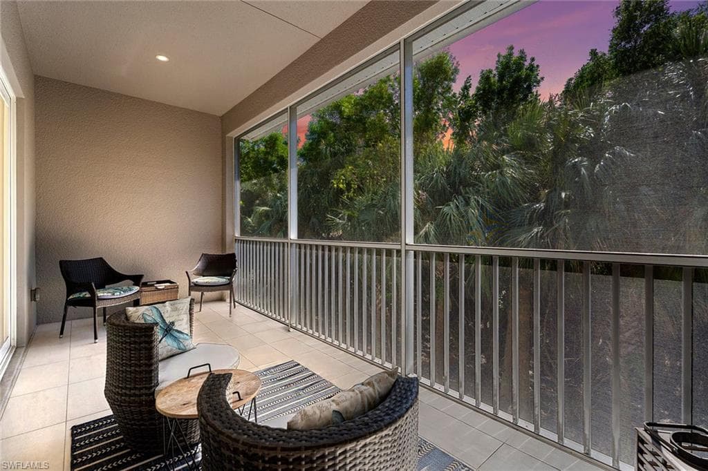 238 Indies DR E 201-19