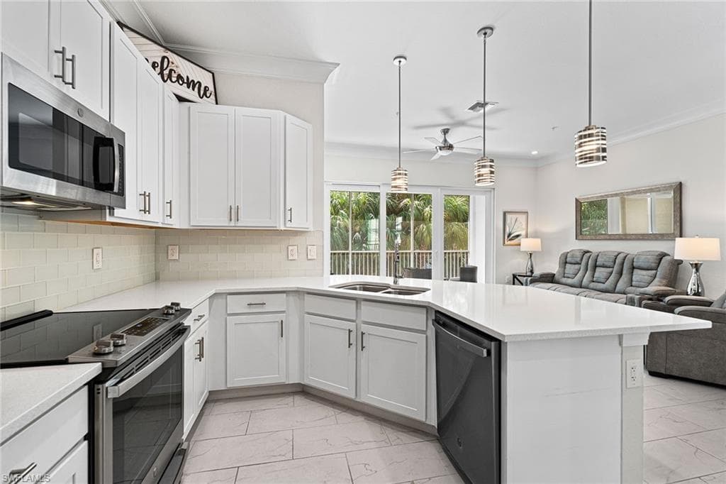 238 Indies DR E 201-4