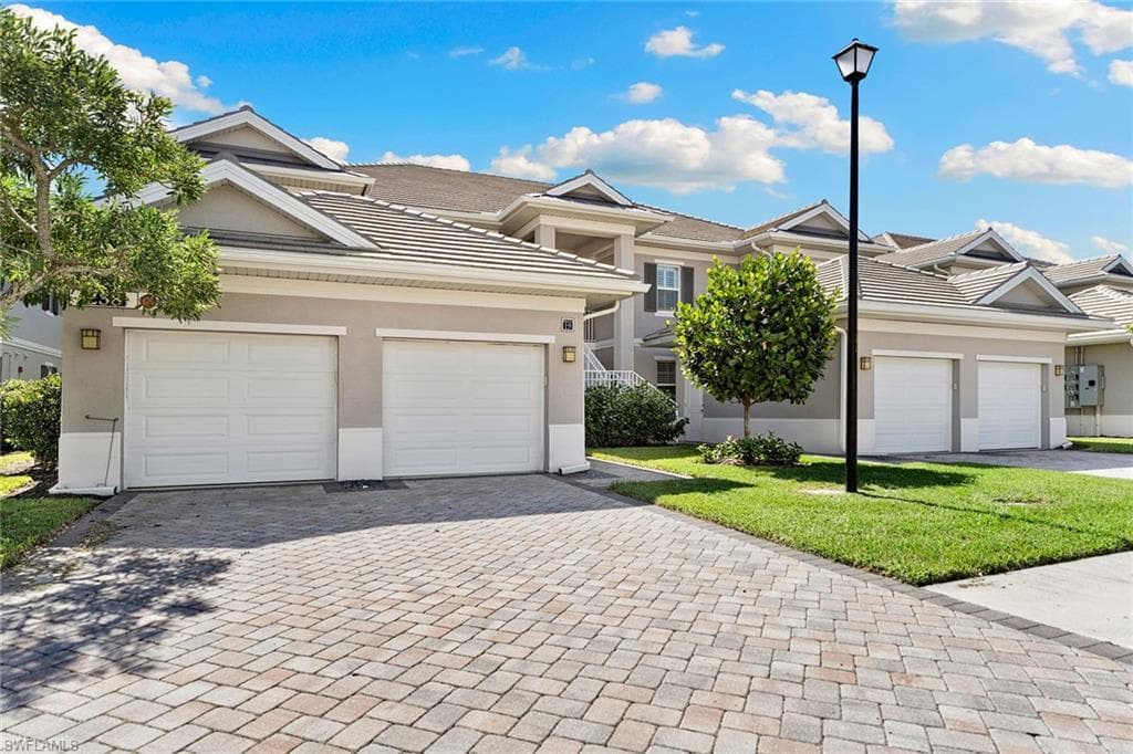 238 Indies DR E 201-21