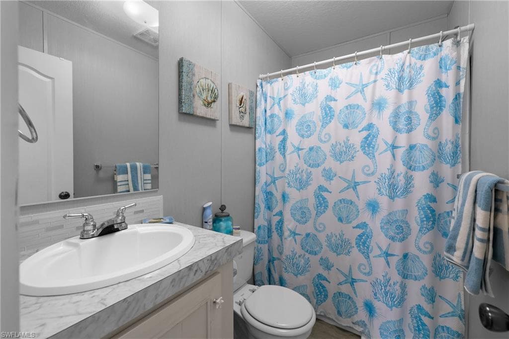 1747 Beverly DR-19