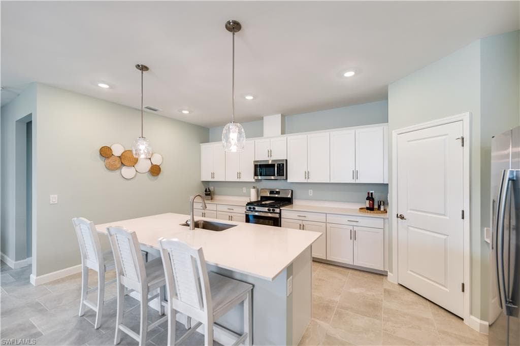 18546 Ives DR-13