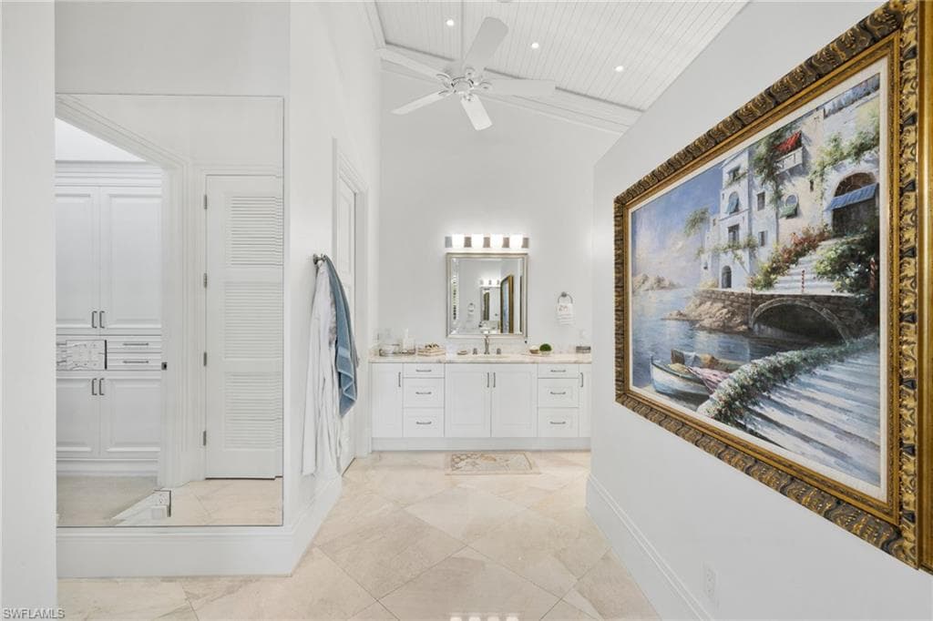 40 32nd AVE S-32