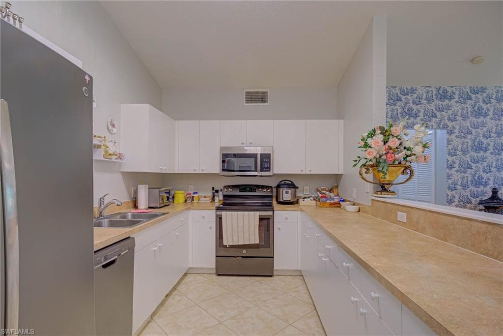 1050 Hancock Creek South BLVD 203-8