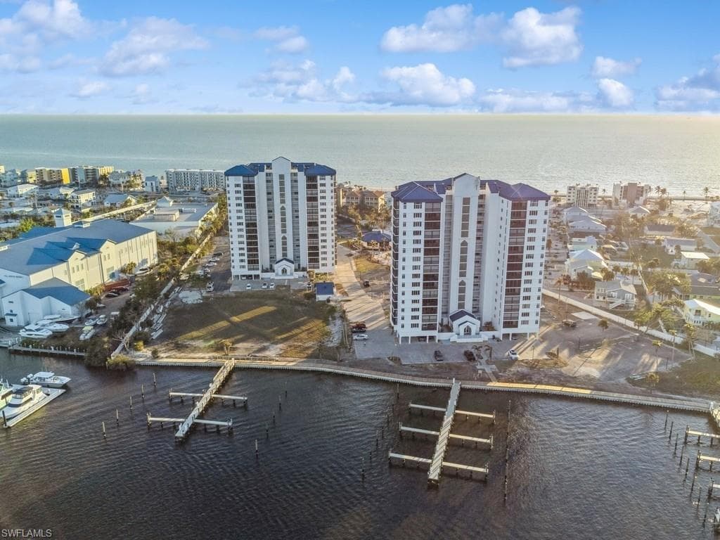 4753 Estero BLVD 804-4