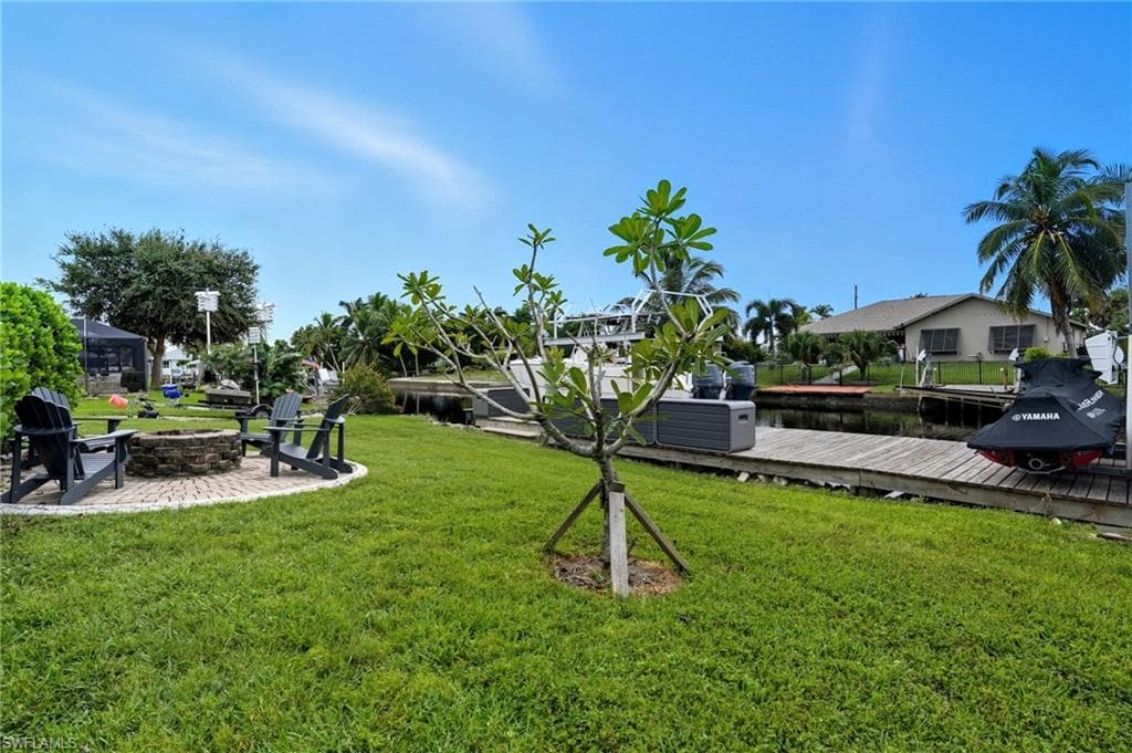 6163 Plumosa AVE-44