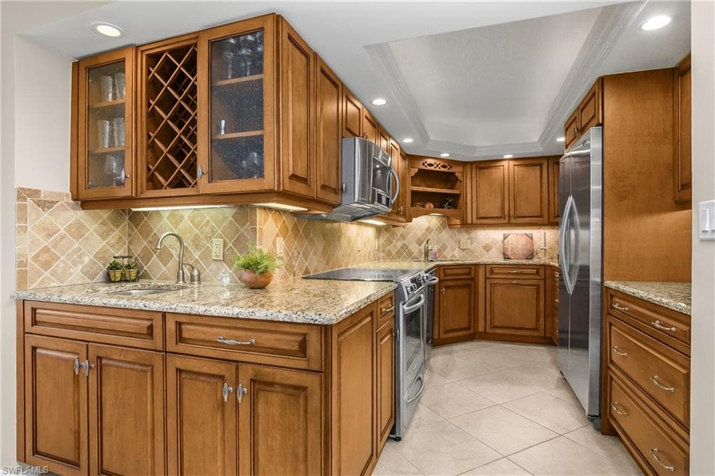 4005 Gulf Shore BLVD N 1405-8