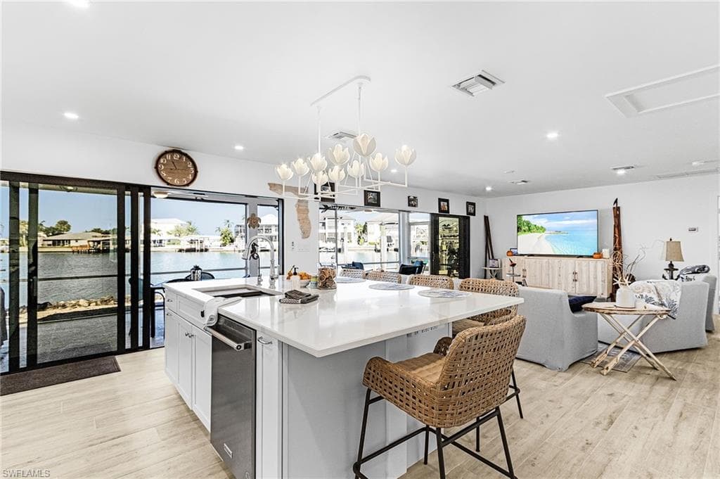 121 JAMAICA DR-12