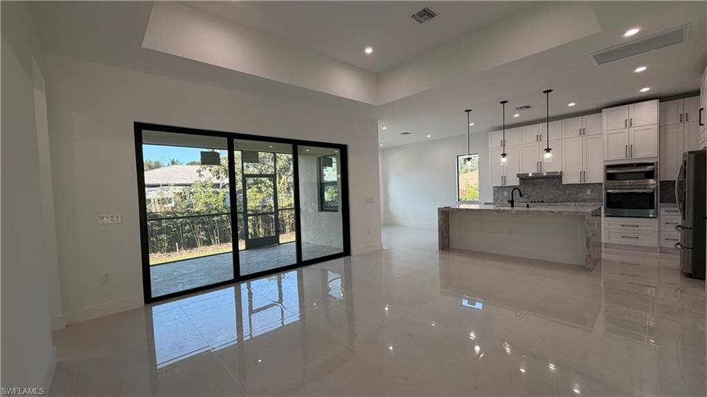 4710 Acadia LN-2