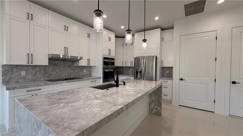 4710 Acadia LN-4