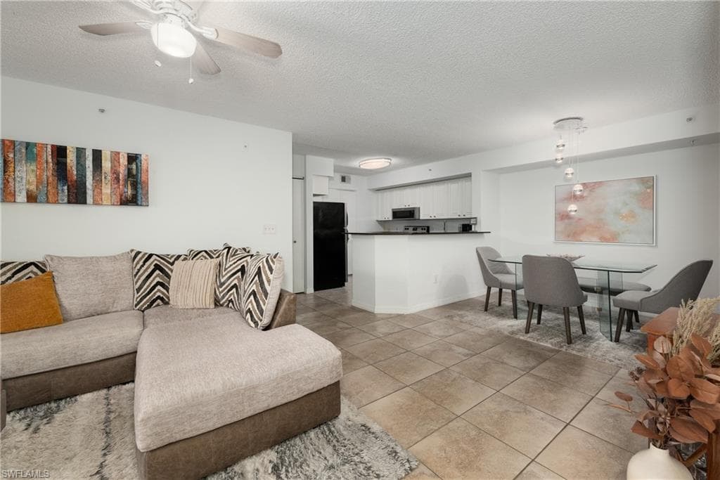8290 Ibis Club LN 902-6