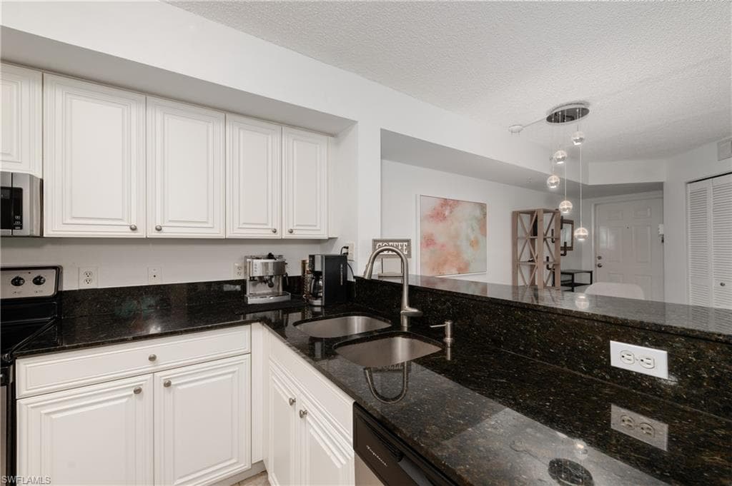 8290 Ibis Club LN 902-10