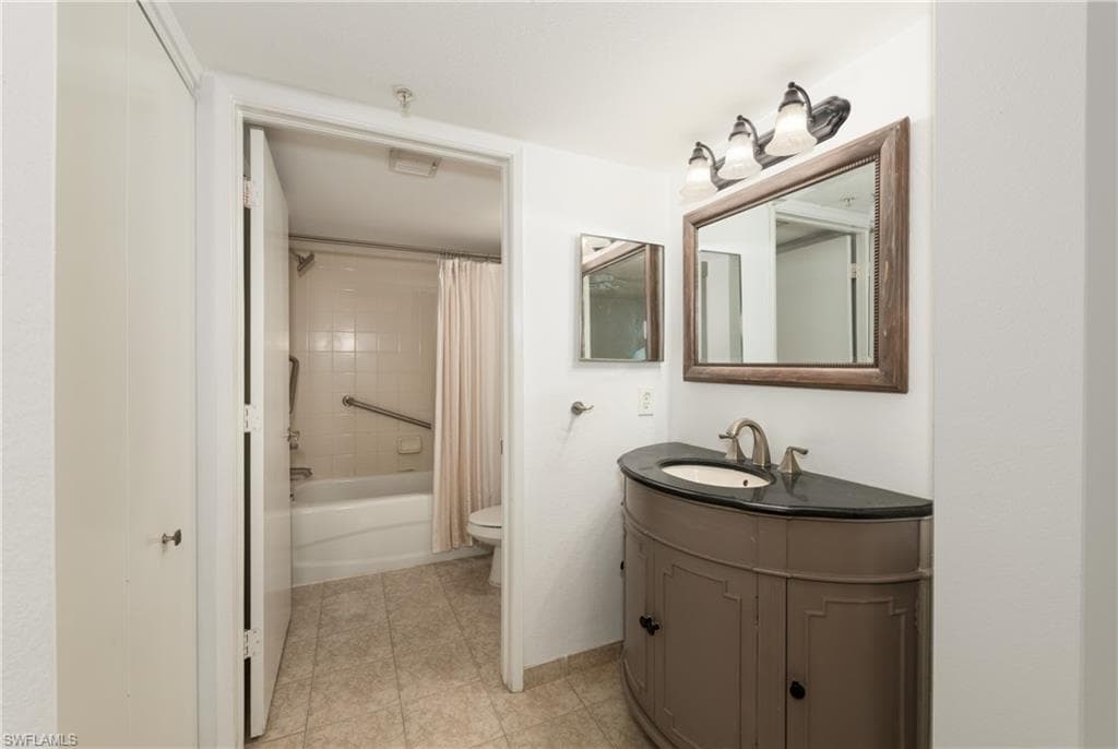 8290 Ibis Club LN 902-18