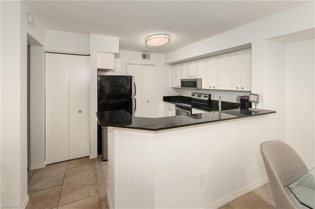 8290 Ibis Club LN 902-8
