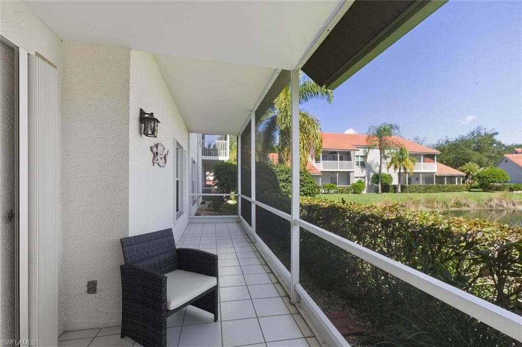 636 Windsor SQ 102-17