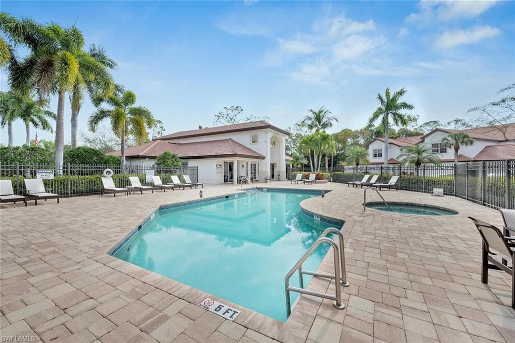 2165 Hawksridge DR 1302-24