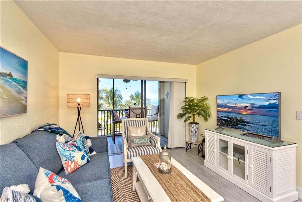 7500 Estero BLVD 202-2