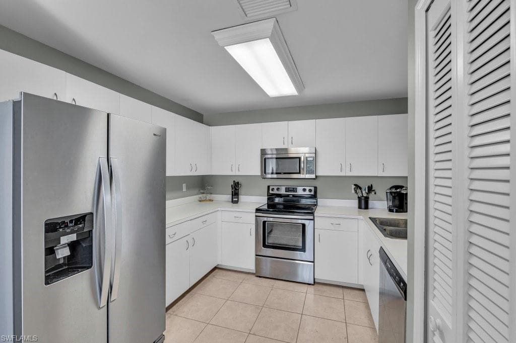 8251 Grand Palm DR 3-17