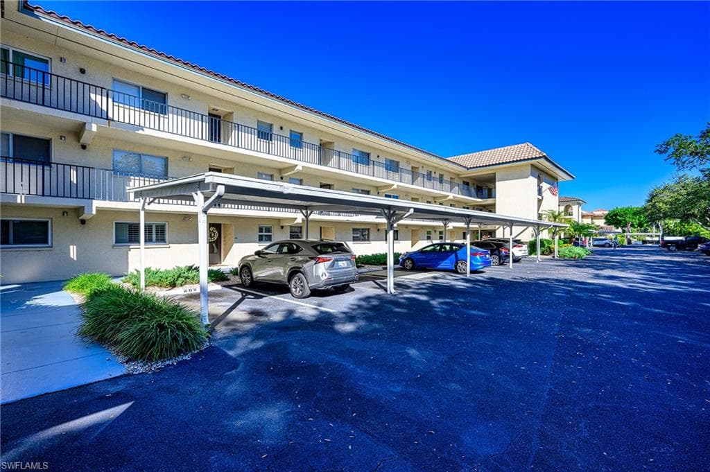201 Quail Forest BLVD 103-28