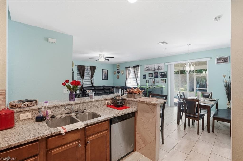 1004 Hamilton ST-17