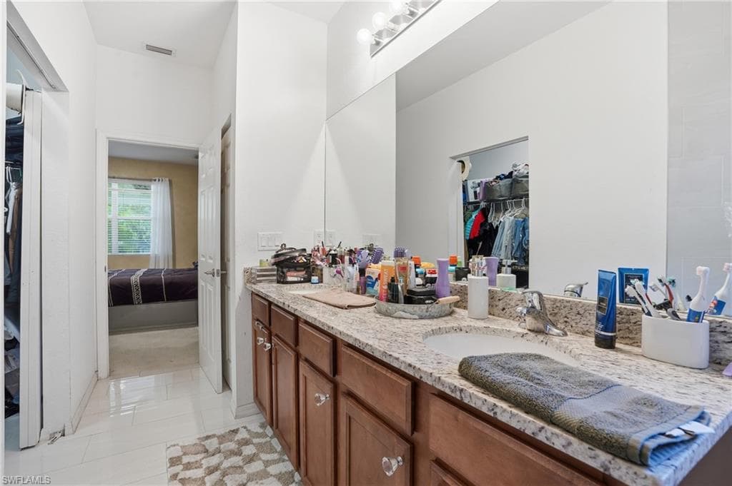 1004 Hamilton ST-24