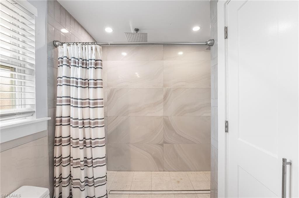 250 Donora BLVD-25