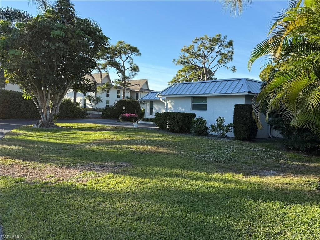 310 Carnaby CT-2