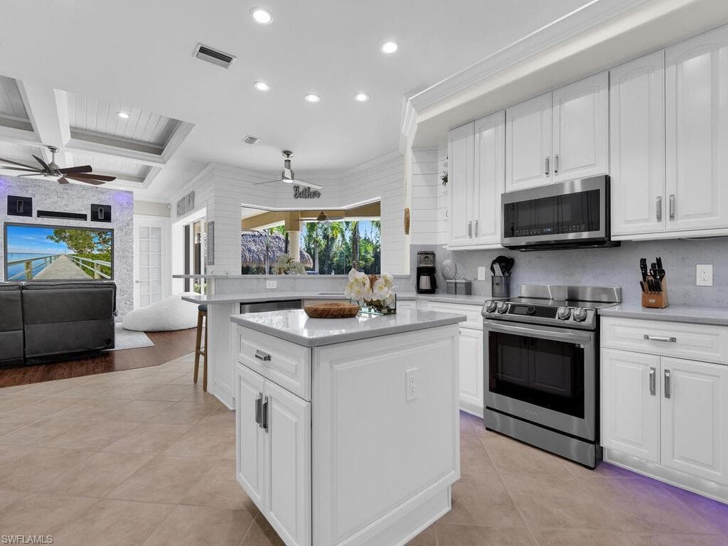 6480 Pine Cone CT-14