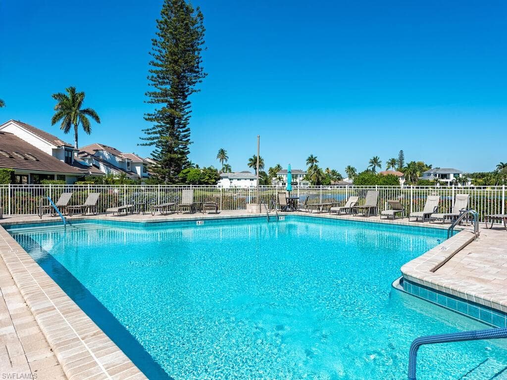 555 Park Shore DR B411-12