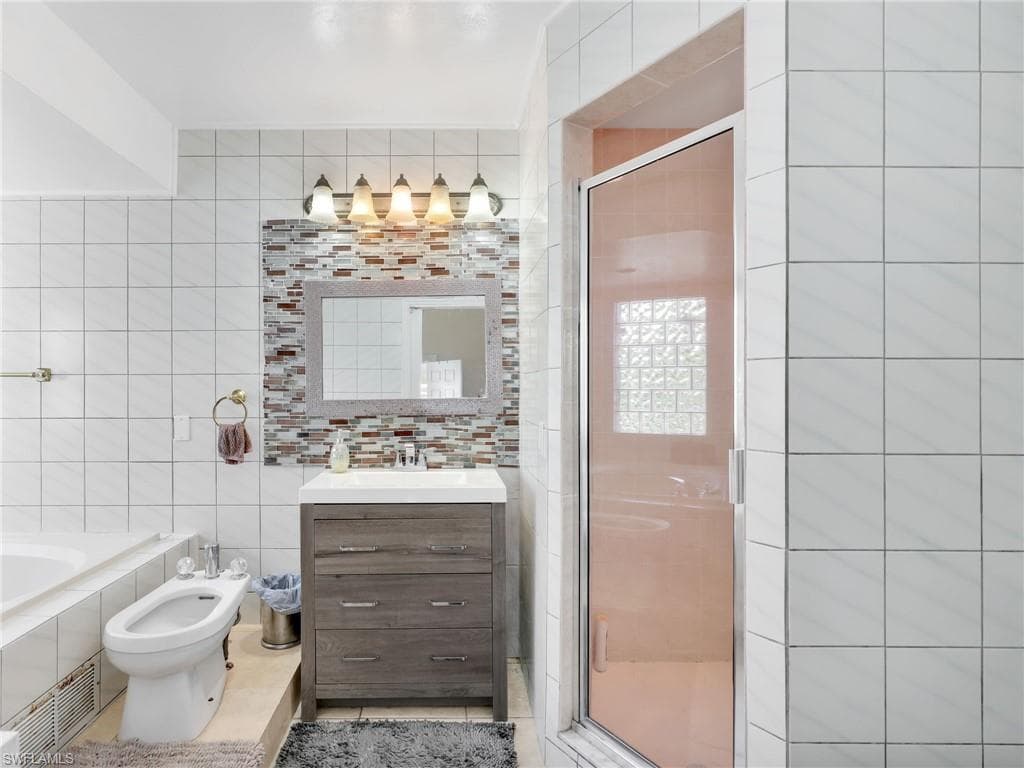 164 Sabal Lake DR-17