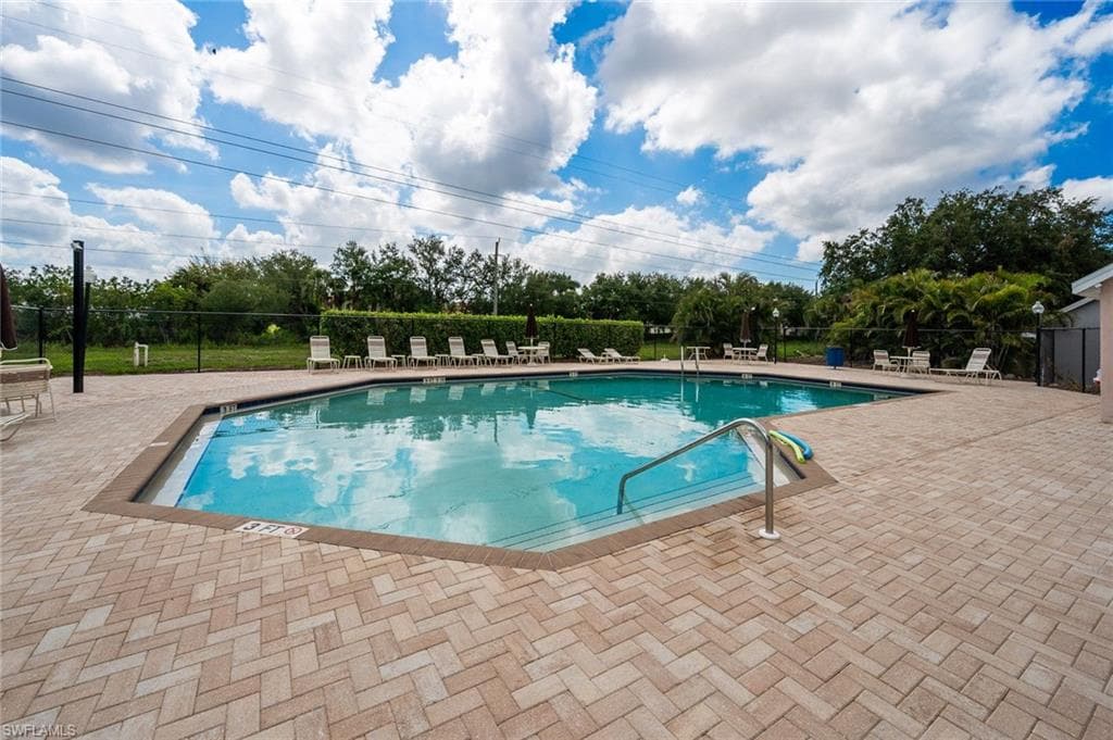 15298 Cricket LN-32