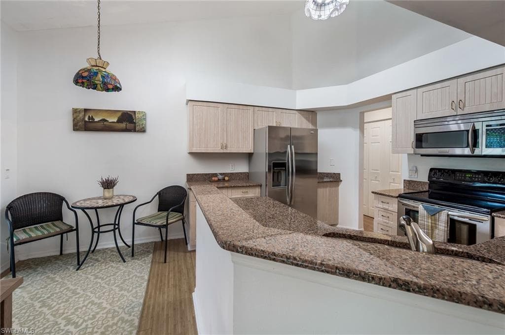 15298 Cricket LN-15