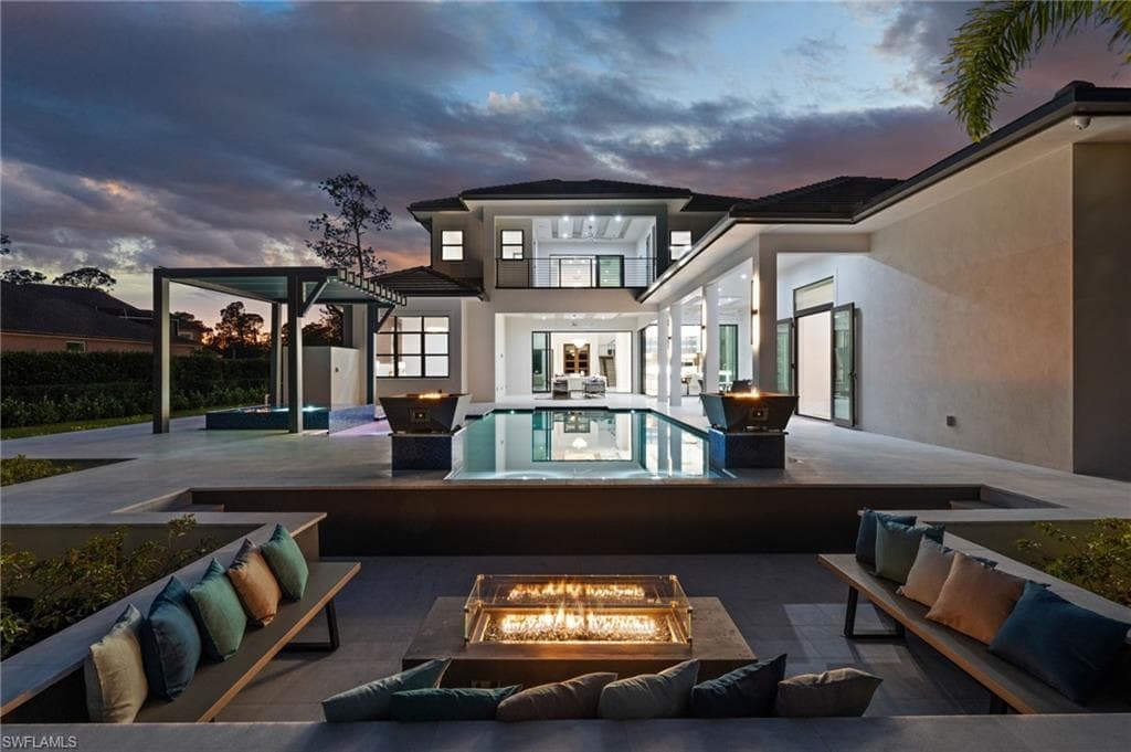 2272 Oakes BLVD-1