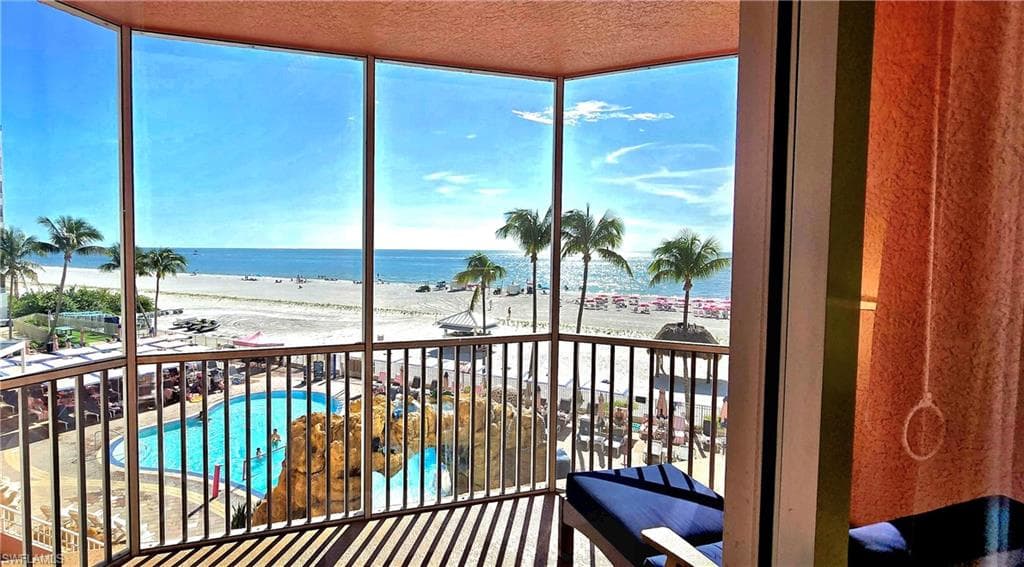 200 Estero BLVD 206-1