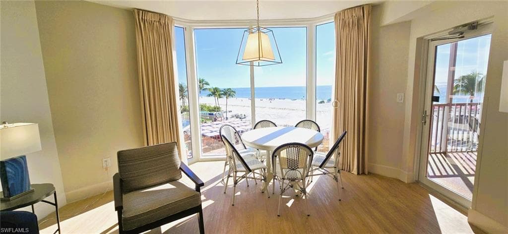 200 Estero BLVD 206-4