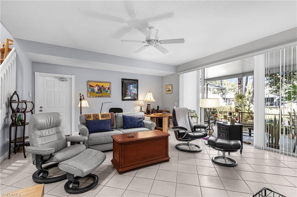 5733 Cove CIR-4