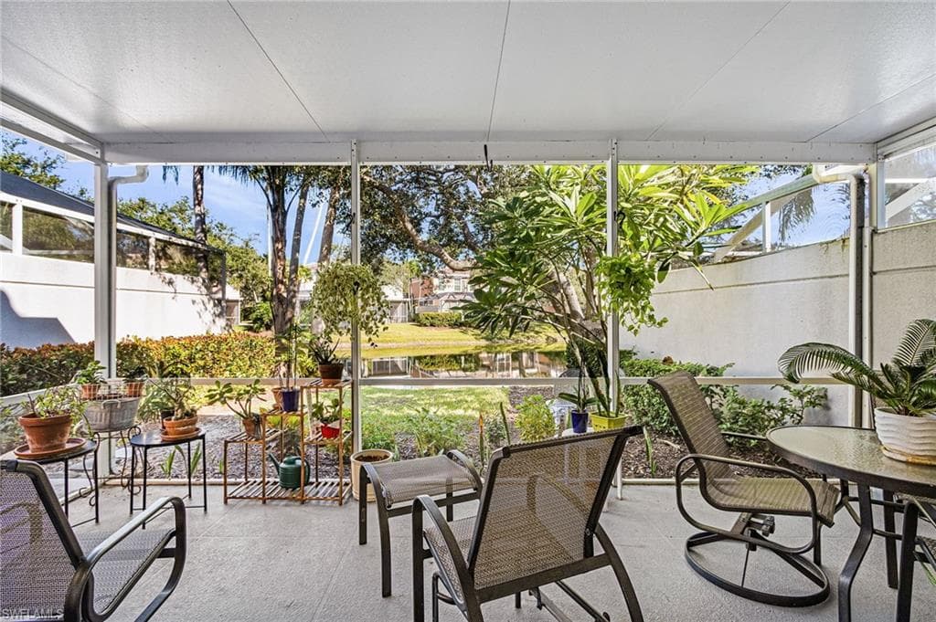 5733 Cove CIR-21