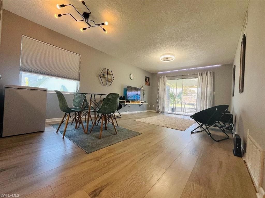 2210 Croton CT-6
