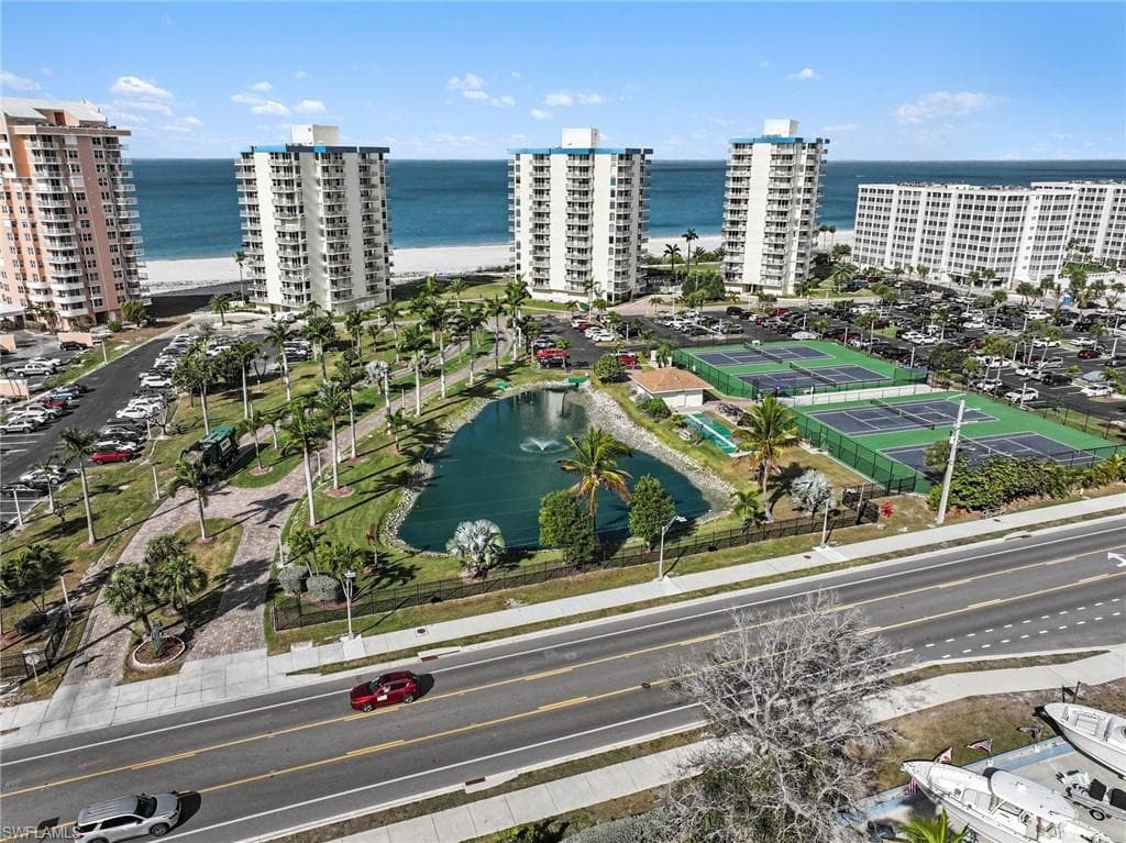 7330 Estero BLVD 906-26