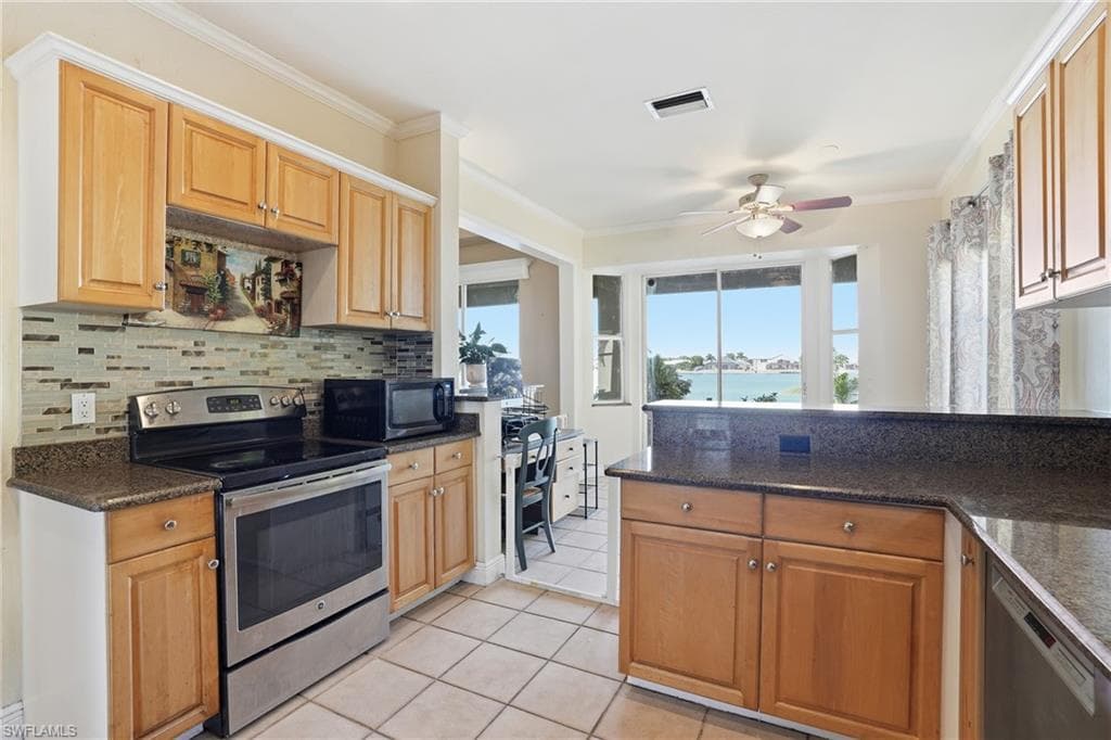 1624 Emerald Cove DR-12