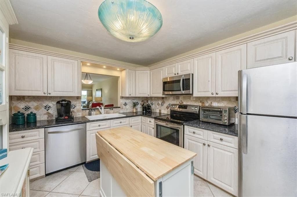 305 Goodlette-Frank RD S C304-10