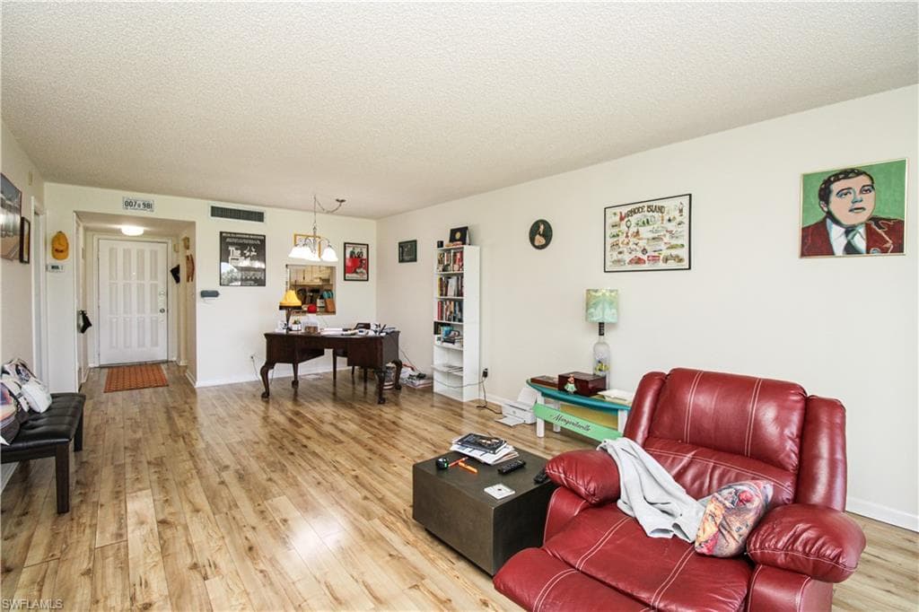 41 High Point CIR S 303-15