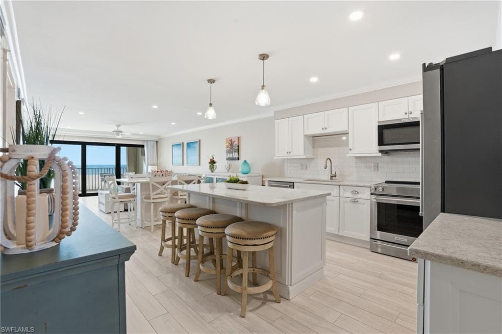2532 Estero BLVD 102-1