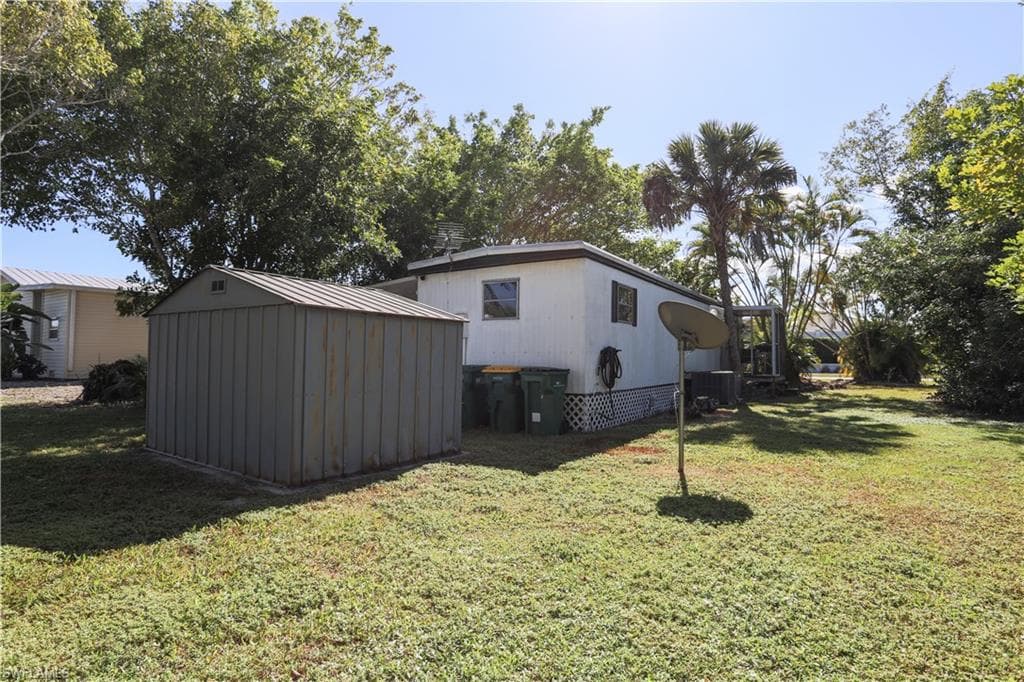 893 Manatee RD-16