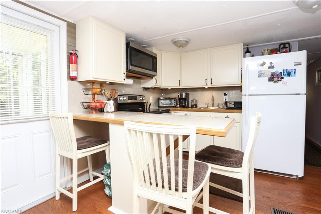 893 Manatee RD-10