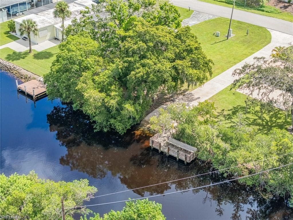 893 Manatee RD-19