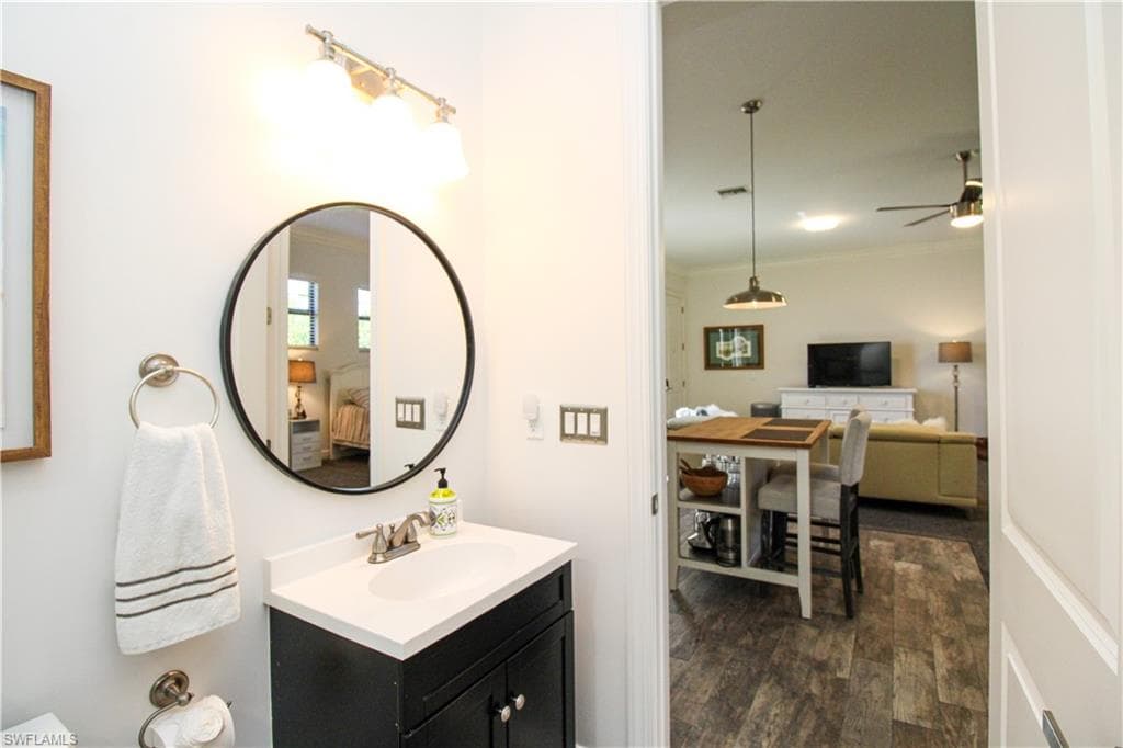 1555 Crayton RD-27