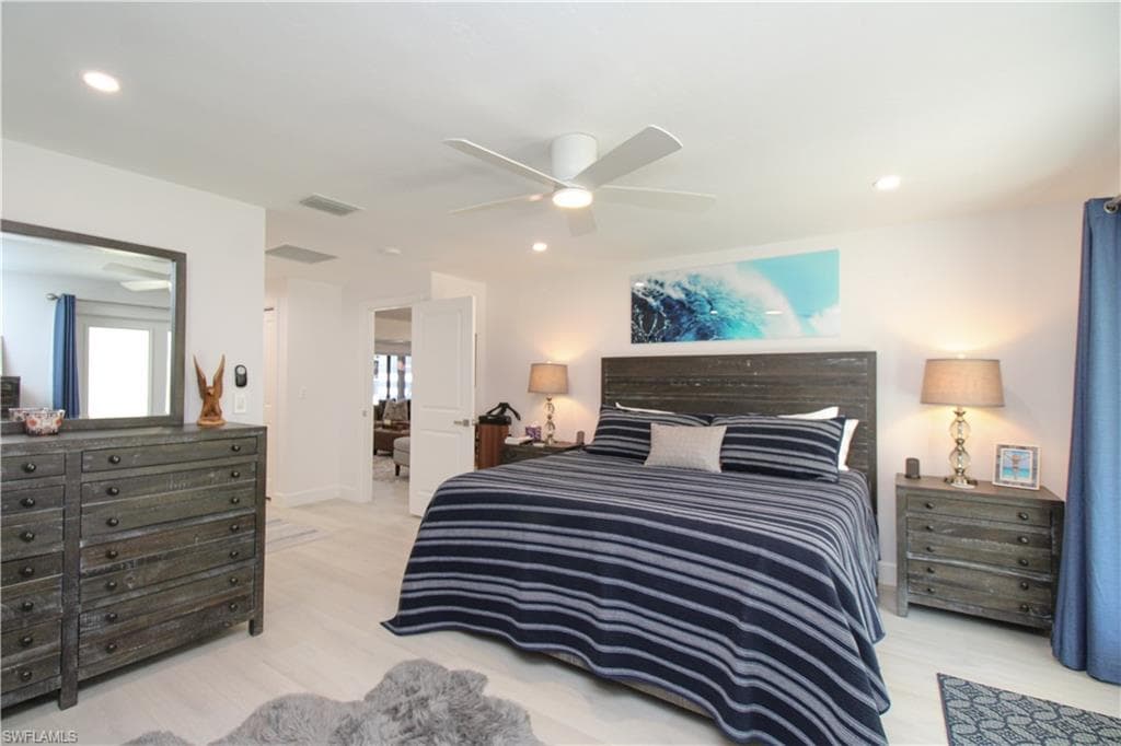 1555 Crayton RD-20